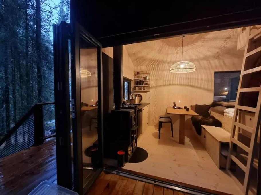 Treetop Ekne - Hytte I Skogen Med Hengebru Hotel Levanger Exterior photo